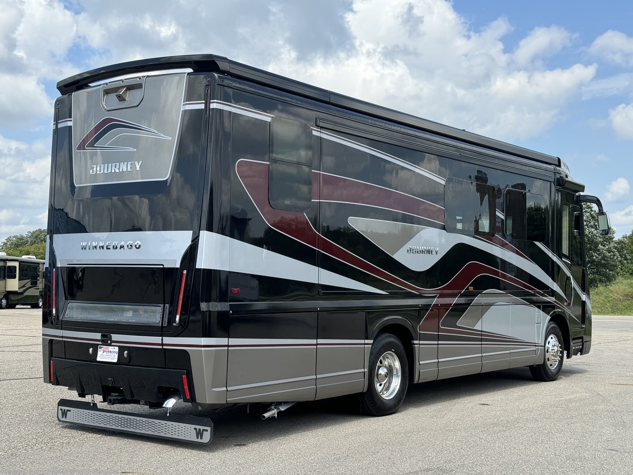 2022 Winnebago Journey 34N - Image 12