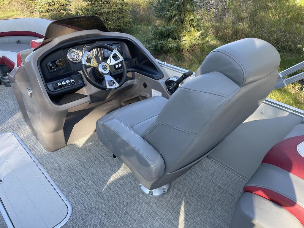 2021 Tahoe Pontoons Cascade Quad Lounger 25' - Image 8