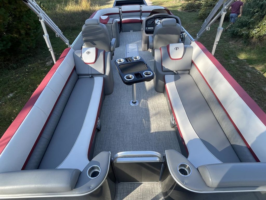 2021 Tahoe Pontoons Cascade Quad Lounger 25' - Image 7