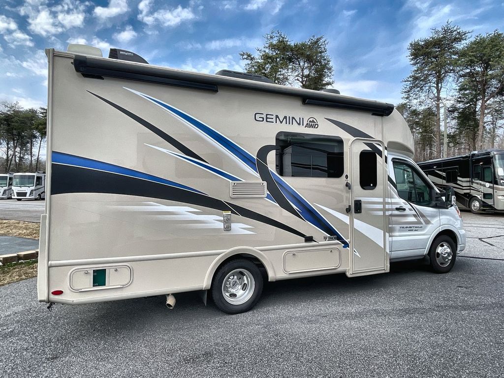 2022 Thor Motor Coach 23TW - Image 11