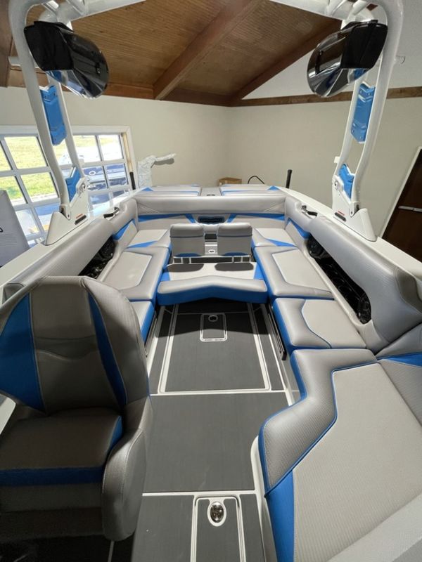 2021 Centurion Vi24 - Image 110