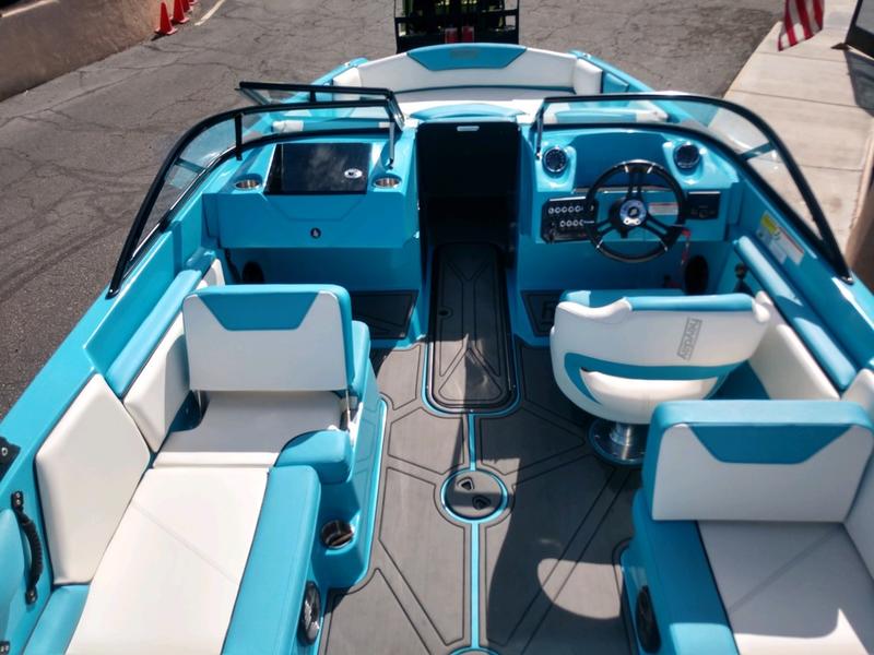 2022 Heyday Wake Boats WTSurf - Image 15