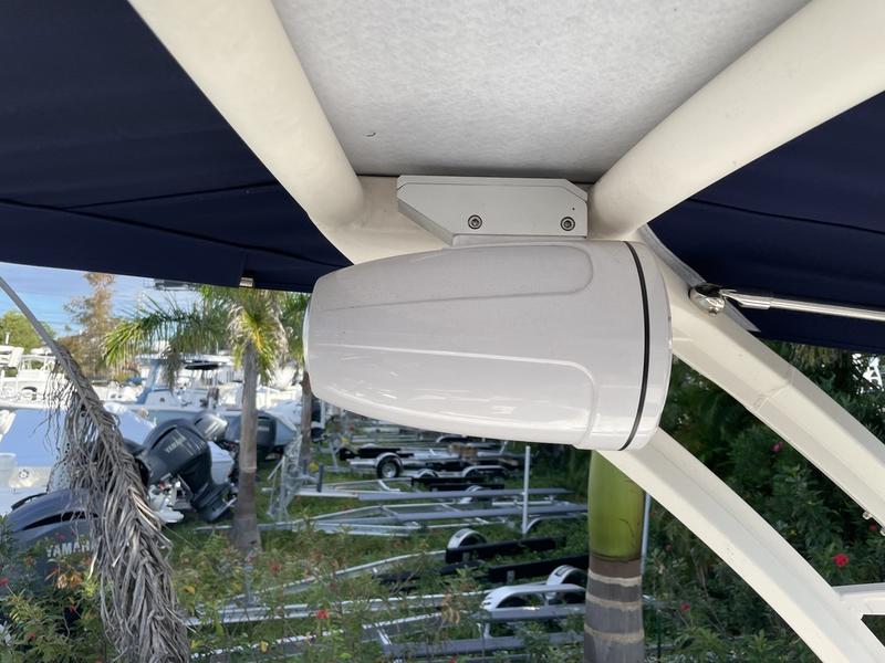 2021 Chaparral 23 Surf - Image 15