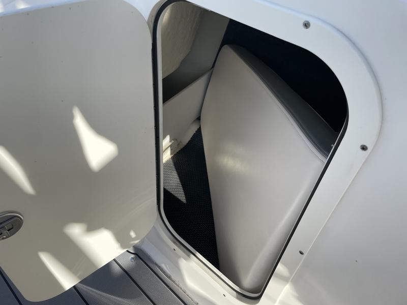 2021 Chaparral 23 Surf - Image 22