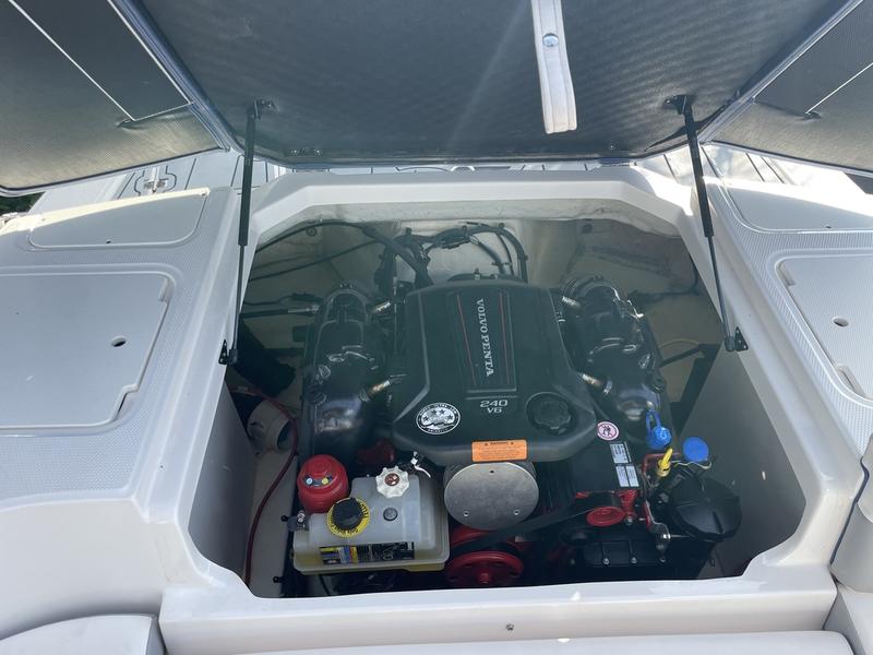 2021 Chaparral 23 Surf - Image 24