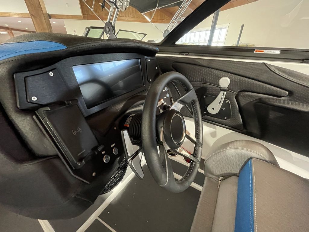 2021 Centurion Vi24 - Image 9